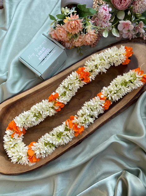 Mullai with Kanakamaram Poo Reusable Gajra